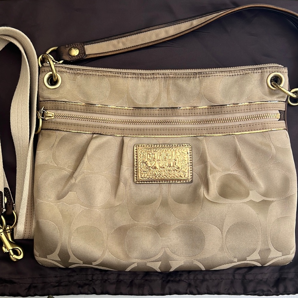 Coach Poppy signature beige and gold bag